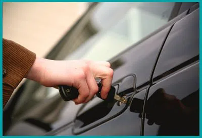 Top Locksmith Services Lees Summit, MO 816-318-7304 - 12-unlock-car