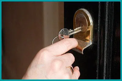 Top Locksmith Services Lees Summit, MO 816-318-7304 - 7-door-unlock
